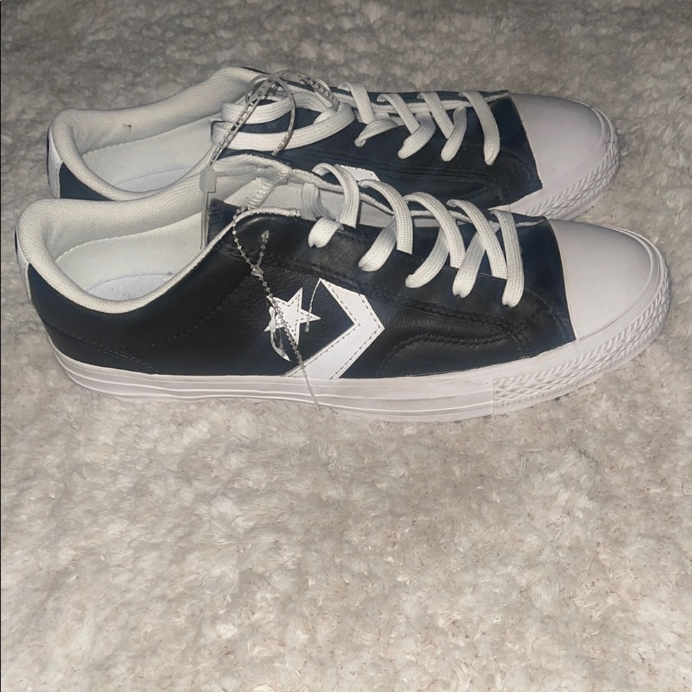 NWT Converse One Star Size 8 men/ women 10